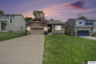 14206 Potter Parkway, Omaha, NE 68142