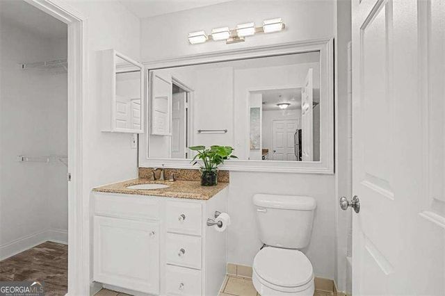 1074 Peachtree Walk NE B322, Atlanta, GA 30309