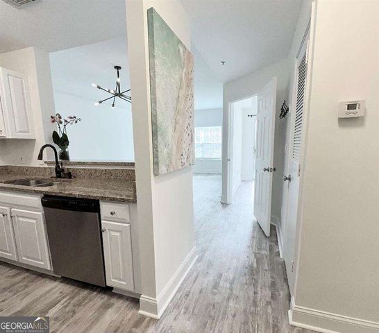 1074 Peachtree Walk NE B322, Atlanta, GA 30309