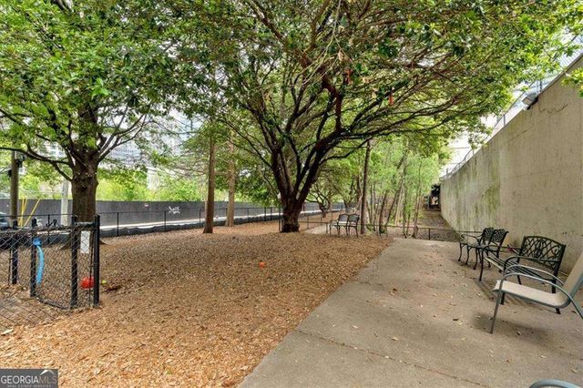 1074 Peachtree Walk NE B322, Atlanta, GA 30309