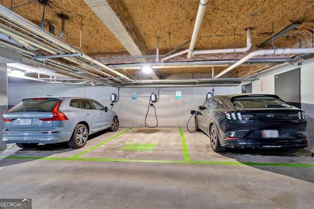 1074 Peachtree Walk NE B322, Atlanta, GA 30309