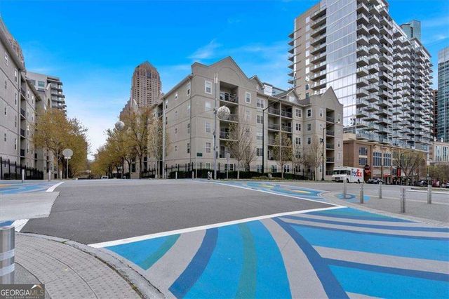 1074 Peachtree Walk NE B322, Atlanta, GA 30309