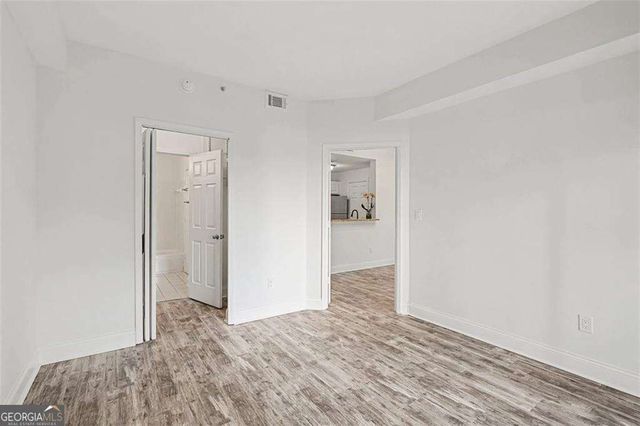 1074 Peachtree Walk NE B322, Atlanta, GA 30309