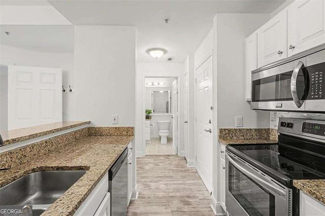 1074 Peachtree Walk NE B322, Atlanta, GA 30309