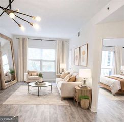 1074 Peachtree Walk NE B322, Atlanta, GA 30309