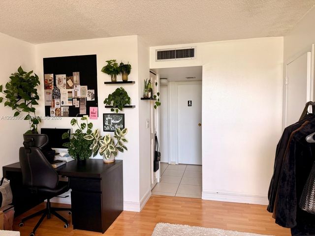 3475 N Country Club Dr 603, Aventura, FL 33180