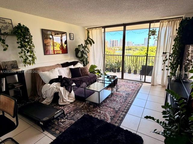 3475 N Country Club Dr 603, Aventura, FL 33180