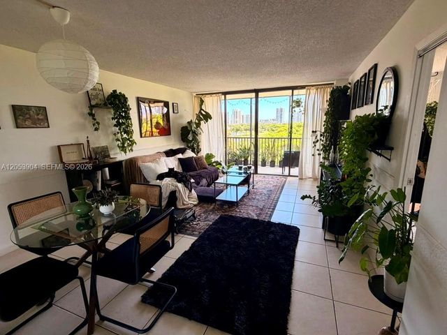 3475 N Country Club Dr 603, Aventura, FL 33180