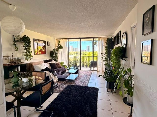 3475 N Country Club Dr 603, Aventura, FL 33180