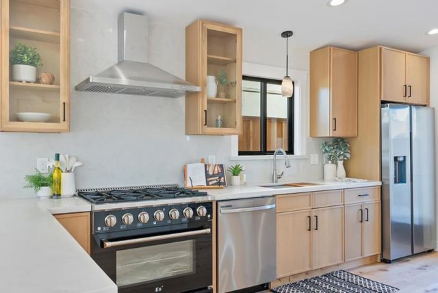 604 Oak Drive, Capitola, CA 95010