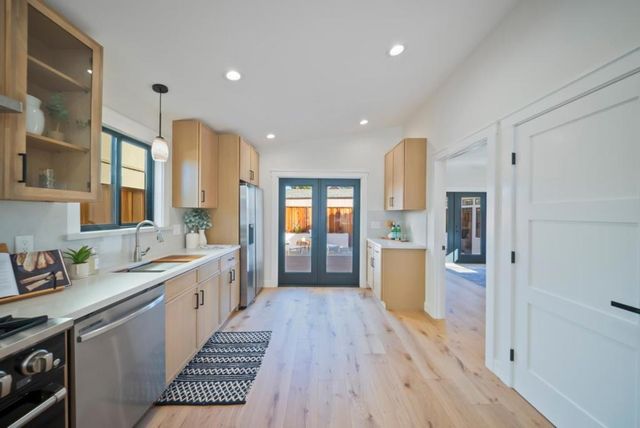 604 Oak Drive, Capitola, CA 95010