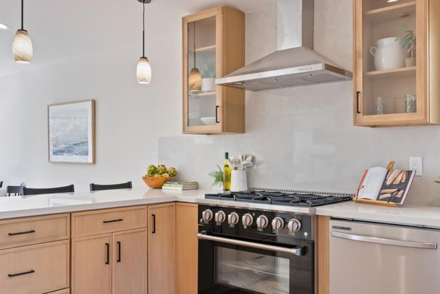 604 Oak Drive, Capitola, CA 95010