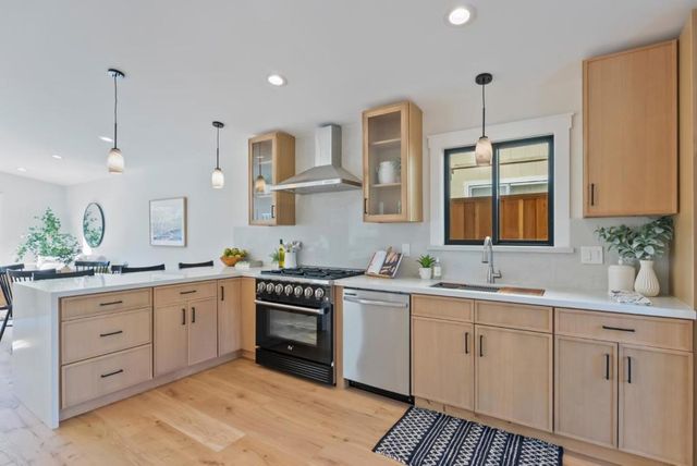 604 Oak Drive, Capitola, CA 95010