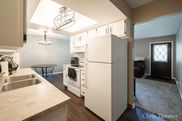 75 Old Mill Drive 17, Holland City, MI 49423