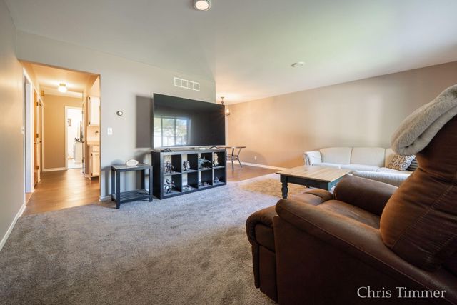 75 Old Mill Drive 17, Holland City, MI 49423