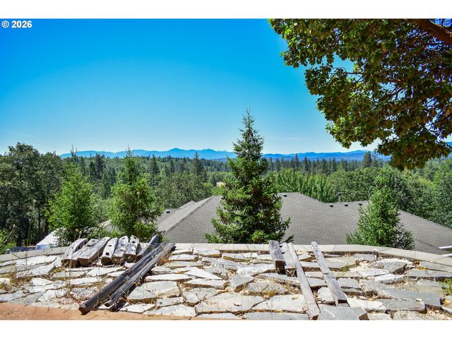 799 Three Pines Rd, Grants Pass, OR 97526