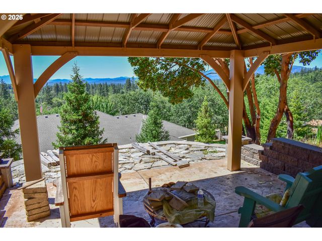 799 Three Pines Rd, Grants Pass, OR 97526