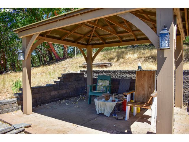 799 Three Pines Rd, Grants Pass, OR 97526