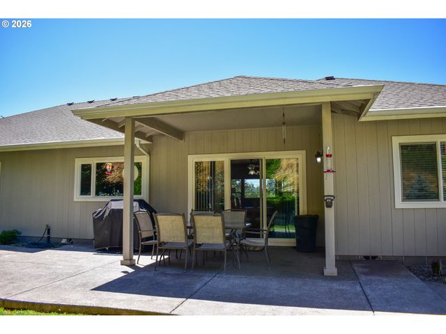 799 Three Pines Rd, Grants Pass, OR 97526