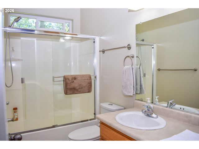 799 Three Pines Rd, Grants Pass, OR 97526