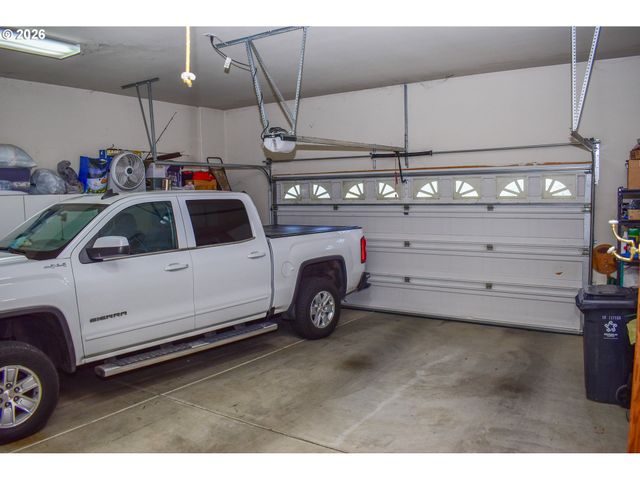 799 Three Pines Rd, Grants Pass, OR 97526