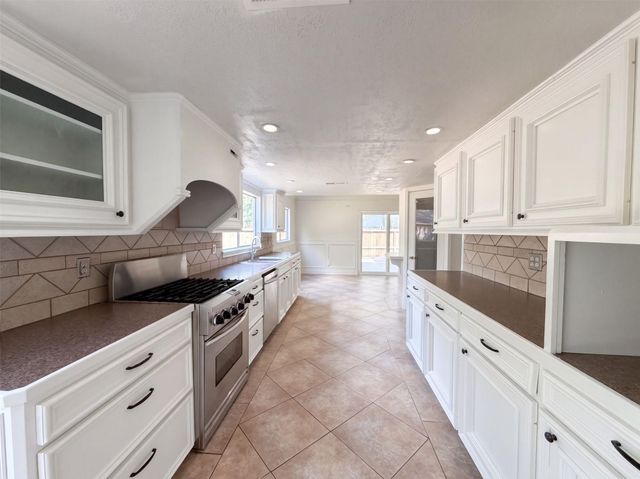 3147 Glade Springs Drive, Houston, TX 77339