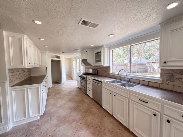 3147 Glade Springs Drive, Houston, TX 77339