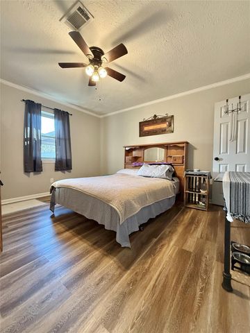 570 Moreland Street, Vidor, TX 77662