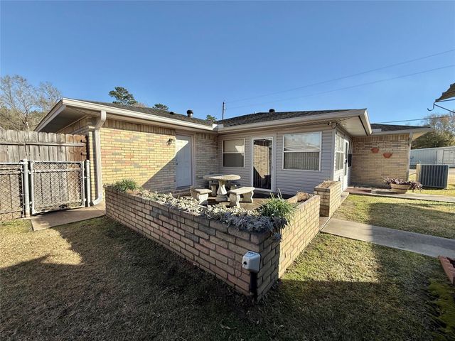 570 Moreland Street, Vidor, TX 77662