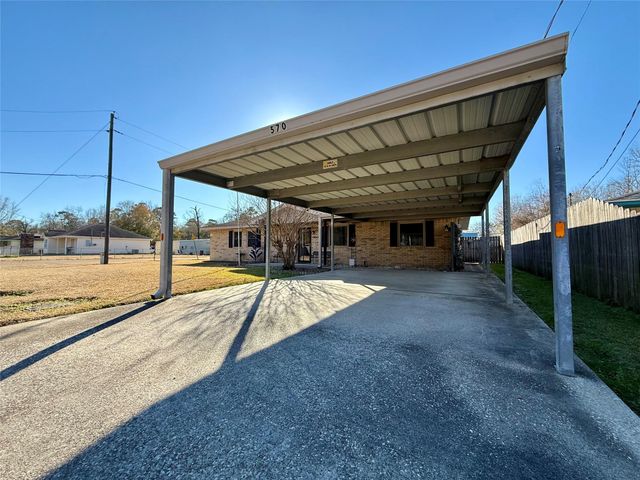 570 Moreland Street, Vidor, TX 77662