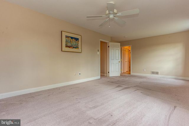 104 TAILLEVENT CIR, Kennett Square, PA 19348