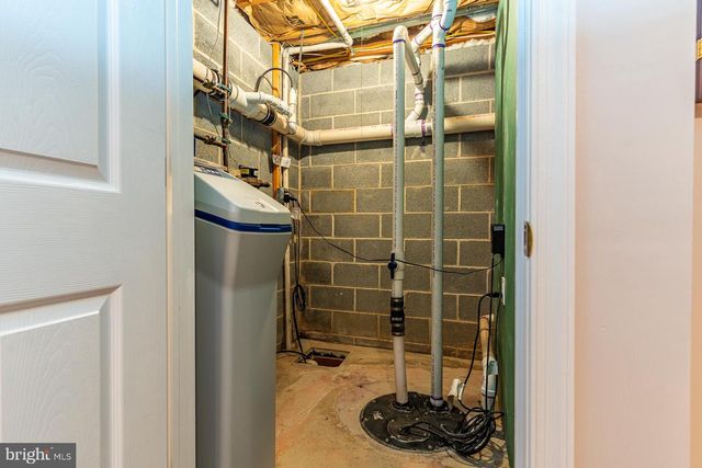 104 TAILLEVENT CIR, Kennett Square, PA 19348