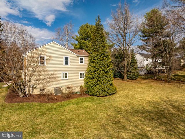 104 TAILLEVENT CIR, Kennett Square, PA 19348