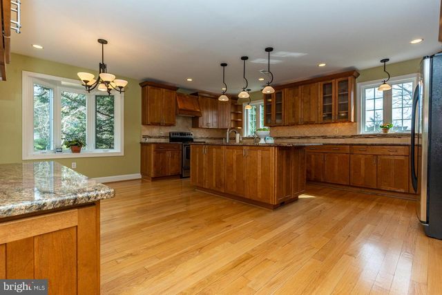 104 TAILLEVENT CIR, Kennett Square, PA 19348