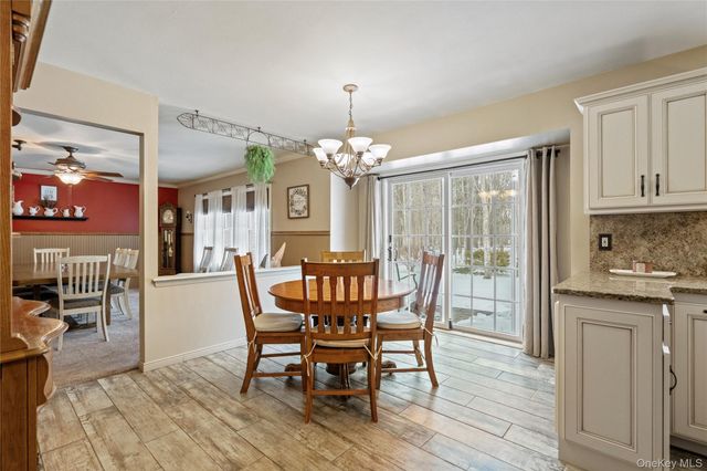 27 Evelyn Court, Manorville, NY 11949