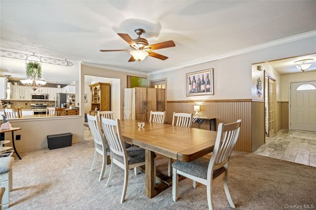 27 Evelyn Court, Manorville, NY 11949