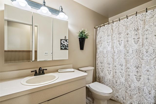 27 Evelyn Court, Manorville, NY 11949