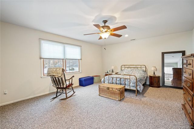 27 Evelyn Court, Manorville, NY 11949