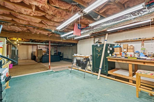 27 Evelyn Court, Manorville, NY 11949