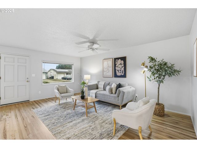 1344 SALLAL Rd, Woodburn, OR 97071