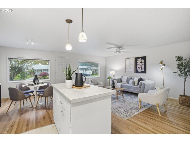 1344 SALLAL Rd, Woodburn, OR 97071