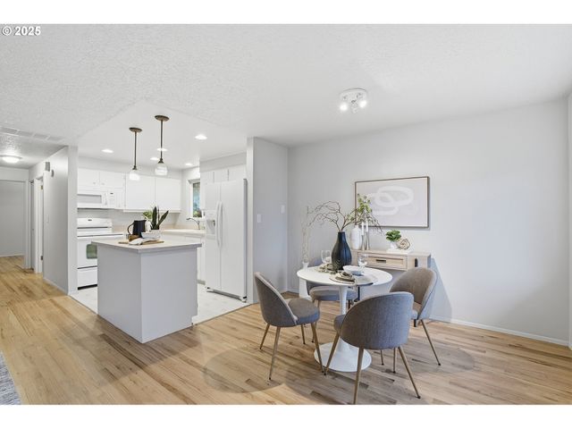 1344 SALLAL Rd, Woodburn, OR 97071