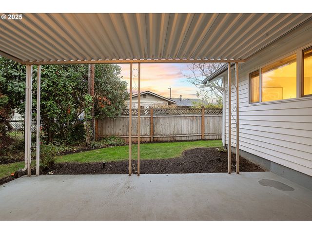 1344 SALLAL Rd, Woodburn, OR 97071