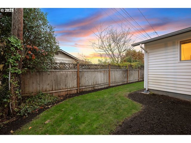 1344 SALLAL Rd, Woodburn, OR 97071