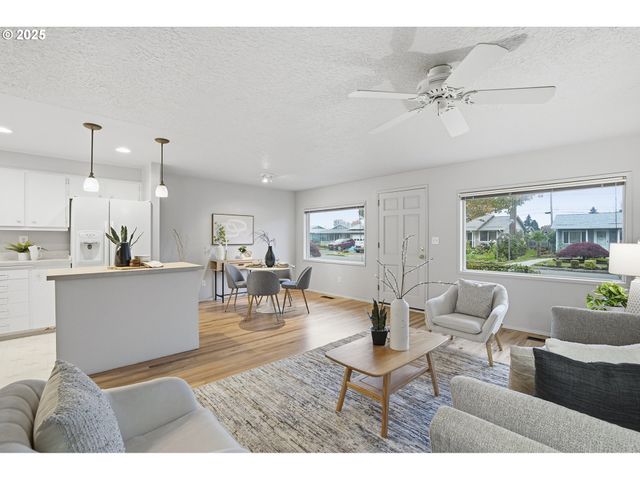 1344 SALLAL Rd, Woodburn, OR 97071