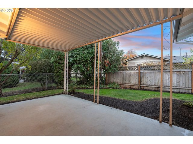 1344 SALLAL Rd, Woodburn, OR 97071