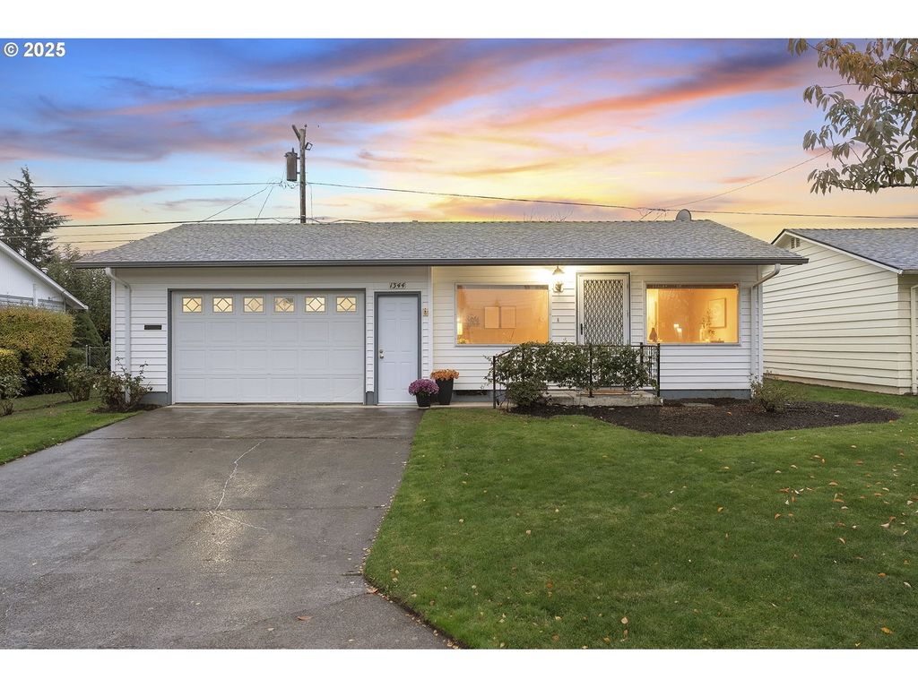 1344 SALLAL Rd, Woodburn, OR 97071