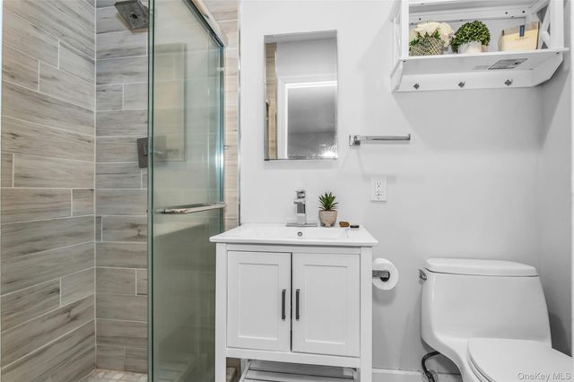 6 Cold Harbour Lane, Woodbury, NY 11797