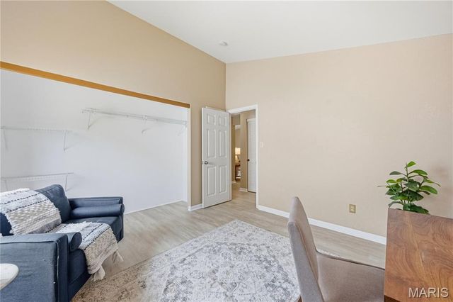 7611 Triwoods Drive I, Shrewsbury, MO 63119