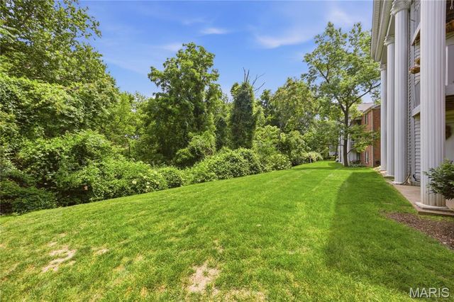 7611 Triwoods Drive I, Shrewsbury, MO 63119